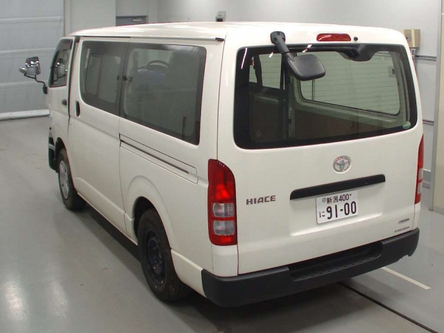 Import and buy TOYOTA HIACE VAN 2018 from Japan to Nairobi, Kenya