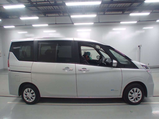 Import and buy NISSAN SERENA 2018 from Japan to Nairobi, Kenya