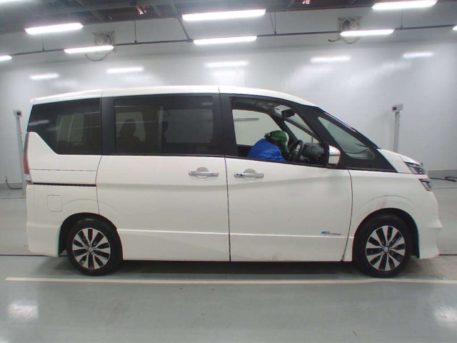 Import and buy NISSAN SERENA 2018 from Japan to Nairobi, Kenya