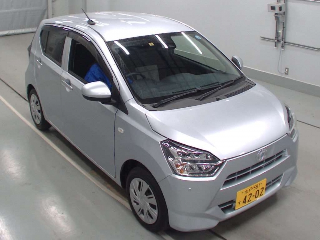 Import and buy DAIHATSU MIRA E S 2018 from Japan to Nairobi, Kenya