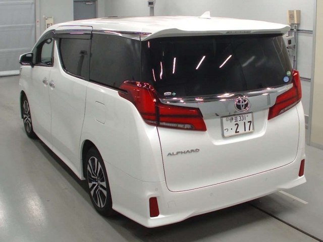 Import and buy TOYOTA ALPHARD 2018 from Japan to Nairobi, Kenya