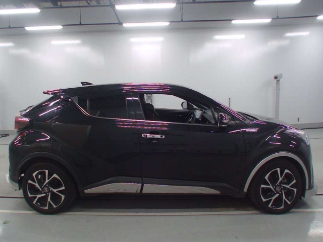 Import and buy TOYOTA C-HR 2017 from Japan to Nairobi, Kenya