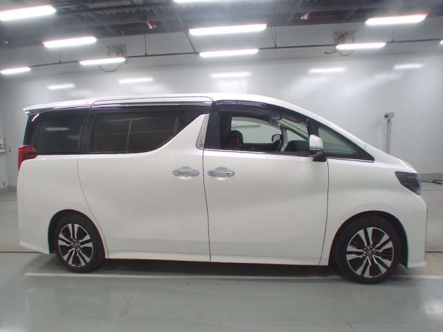 Import and buy TOYOTA ALPHARD 2018 from Japan to Nairobi, Kenya