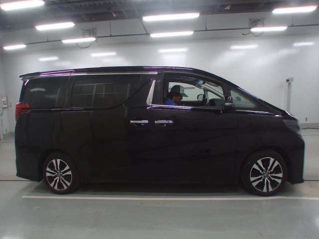 Import and buy TOYOTA ALPHARD 2018 from Japan to Nairobi, Kenya