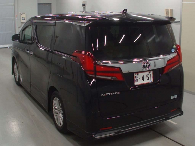 Import and buy TOYOTA ALPHARD 2018 from Japan to Nairobi, Kenya