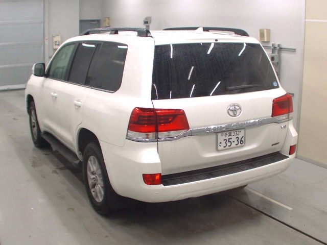 Import and buy TOYOTA LAND CRUISER 2019 from Japan to Nairobi, Kenya