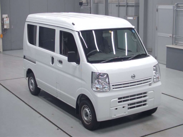 Import and buy NISSAN CLIPPER VAN 2018 from Japan to Nairobi, Kenya