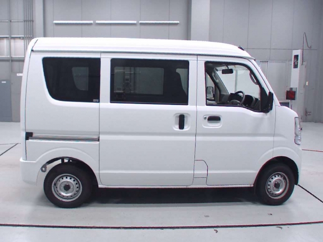 Import and buy NISSAN CLIPPER VAN 2018 from Japan to Nairobi, Kenya