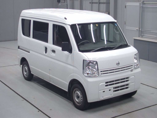 Import and buy NISSAN CLIPPER VAN 2018 from Japan to Nairobi, Kenya