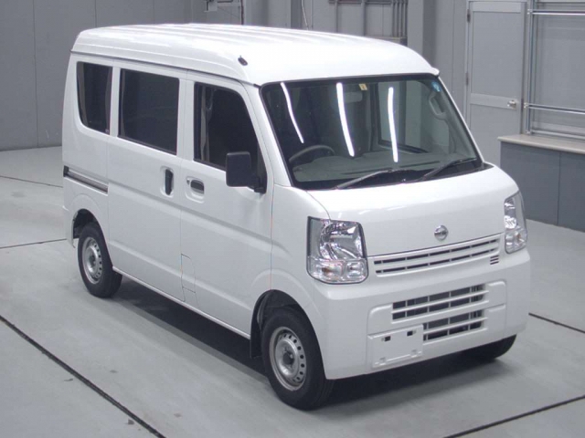 Import and buy NISSAN CLIPPER VAN 2018 from Japan to Nairobi, Kenya