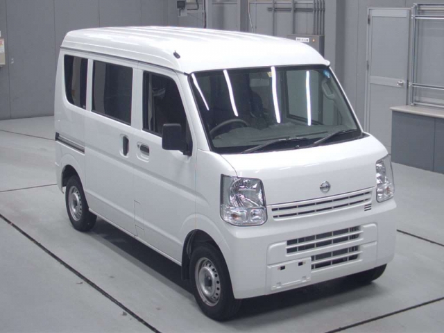 Import and buy NISSAN CLIPPER VAN 2018 from Japan to Nairobi, Kenya