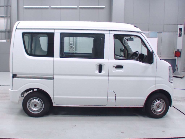 Import and buy NISSAN CLIPPER VAN 2017 from Japan to Nairobi, Kenya