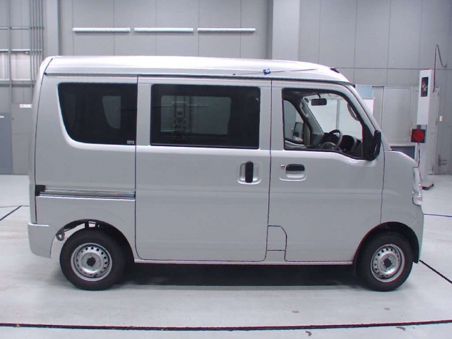 Import and buy NISSAN CLIPPER VAN 2018 from Japan to Nairobi, Kenya