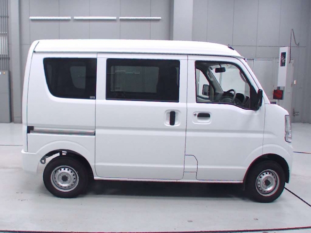 Import and buy NISSAN CLIPPER VAN 2018 from Japan to Nairobi, Kenya