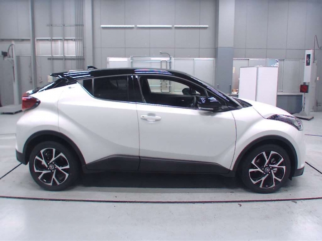 Import and buy TOYOTA C-HR 2018 from Japan to Nairobi, Kenya