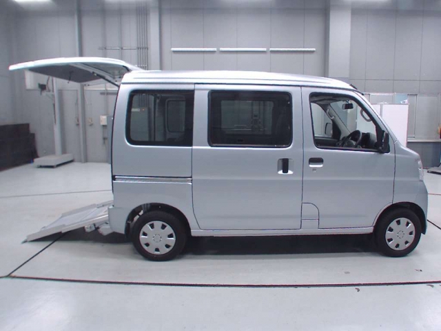 Import and buy DAIHATSU HIJET VAN 2017 from Japan to Nairobi, Kenya