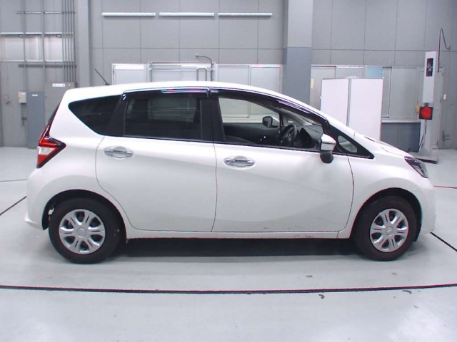 Import and buy NISSAN NOTE 2018 from Japan to Nairobi, Kenya