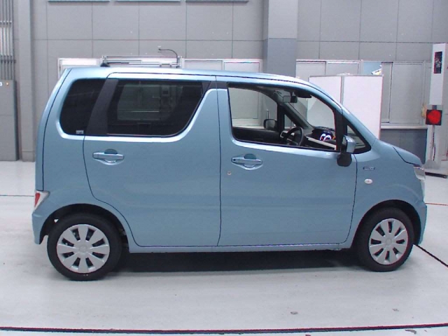 Import and buy SUZUKI WAGON R 2017 from Japan to Nairobi, Kenya