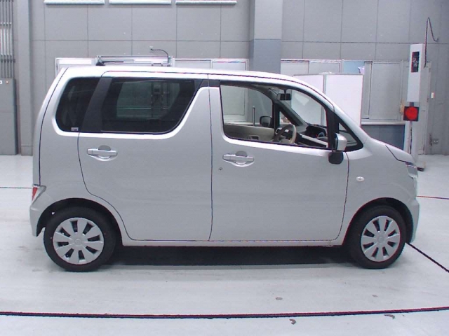 Import and buy SUZUKI WAGON R 2017 from Japan to Nairobi, Kenya