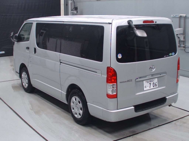 Import and buy TOYOTA REGIUS ACE VAN 2018 from Japan to Nairobi, Kenya