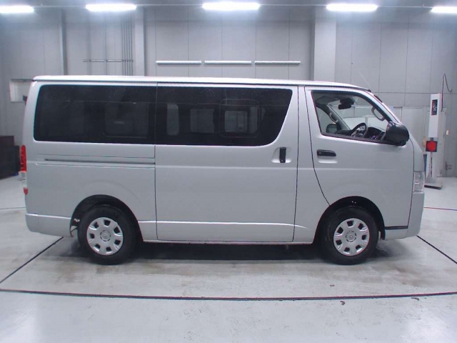 Import and buy TOYOTA REGIUS ACE VAN 2018 from Japan to Nairobi, Kenya