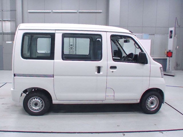 Import and buy DAIHATSU HIJET VAN 2017 from Japan to Nairobi, Kenya