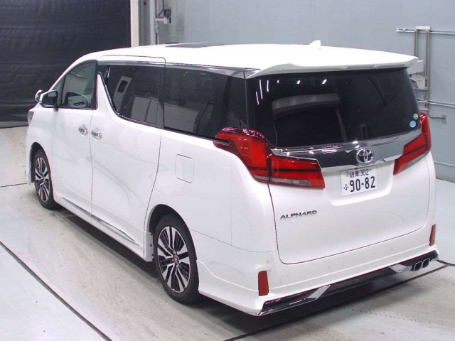 Import and buy TOYOTA ALPHARD 2018 from Japan to Nairobi, Kenya