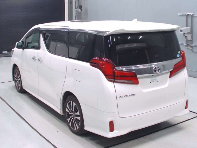 Import and buy TOYOTA ALPHARD 2018 from Japan to Nairobi, Kenya