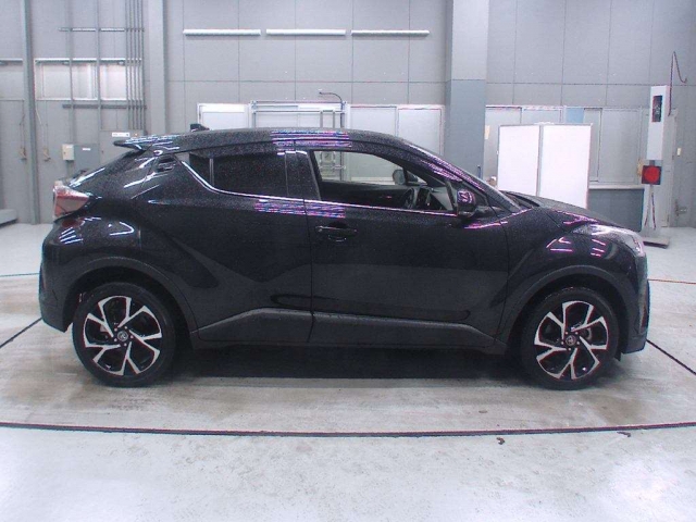 Import and buy TOYOTA C-HR 2017 from Japan to Nairobi, Kenya