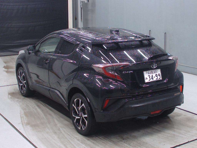 Import and buy TOYOTA C-HR 2017 from Japan to Nairobi, Kenya