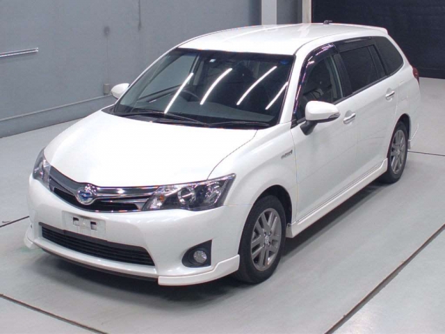 Toyota corolla fielder 2013