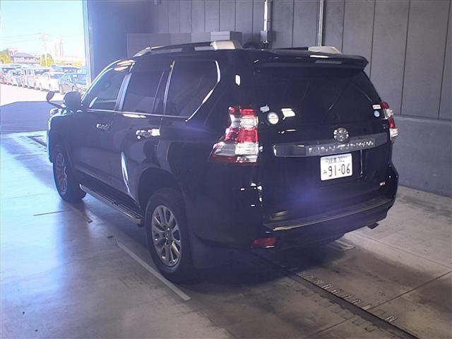 Import and buy TOYOTA LAND CRUISER PRADO 2017 from Japan to Nairobi, Kenya