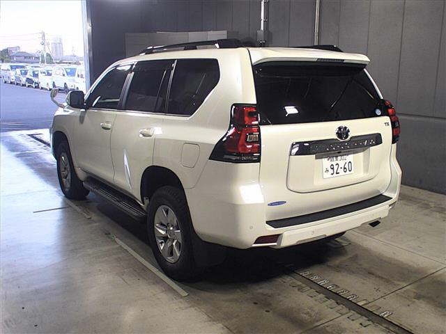 Import and buy TOYOTA LAND CRUISER PRADO 2017 from Japan to Nairobi, Kenya