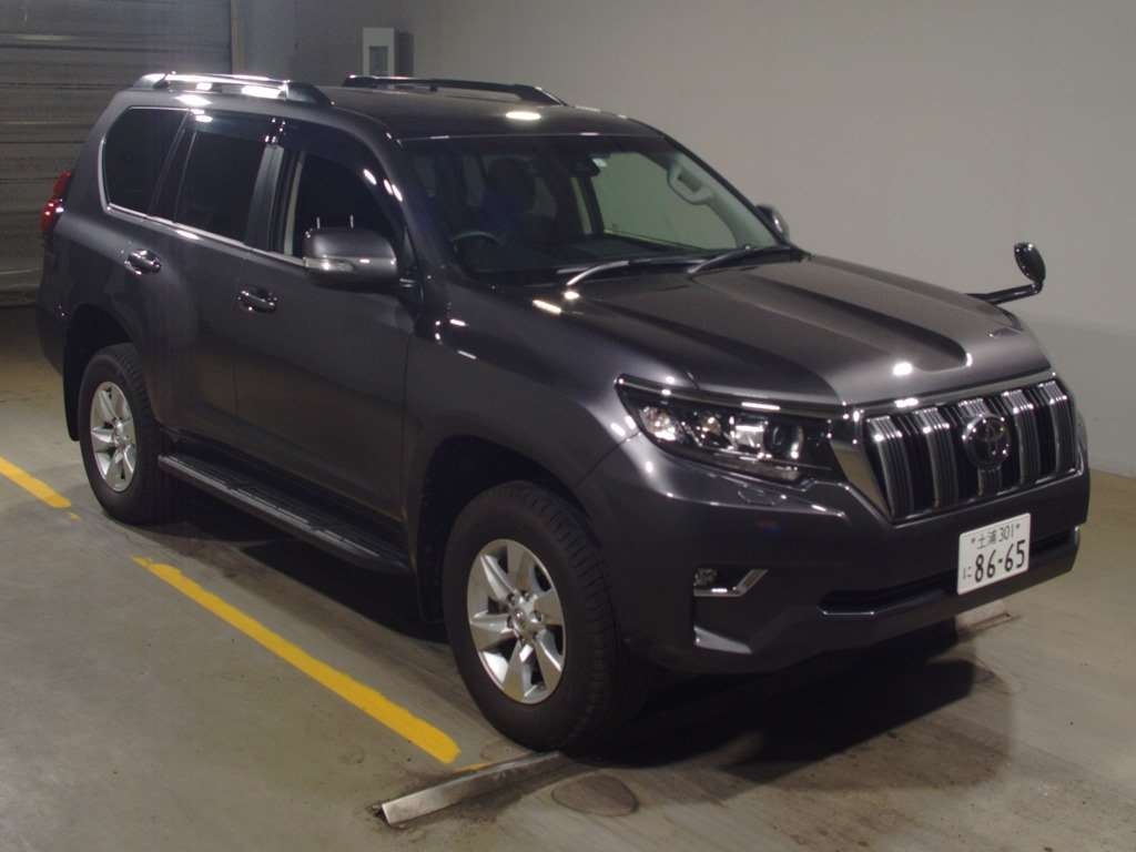 Import and buy TOYOTA LAND CRUISER PRADO 2017 from Japan to Nairobi, Kenya