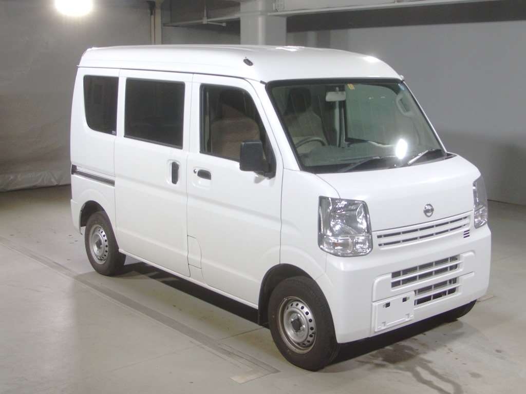 Import and buy NISSAN NV100 CLIPPER 2018 from Japan to Nairobi, Kenya