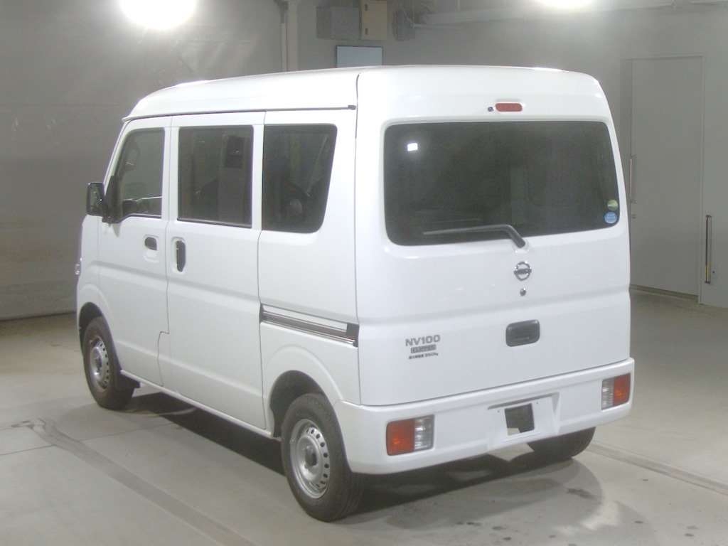 Import and buy NISSAN NV100 CLIPPER 2018 from Japan to Nairobi, Kenya