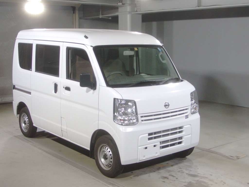 Import and buy NISSAN NV100 CLIPPER 2018 from Japan to Nairobi, Kenya