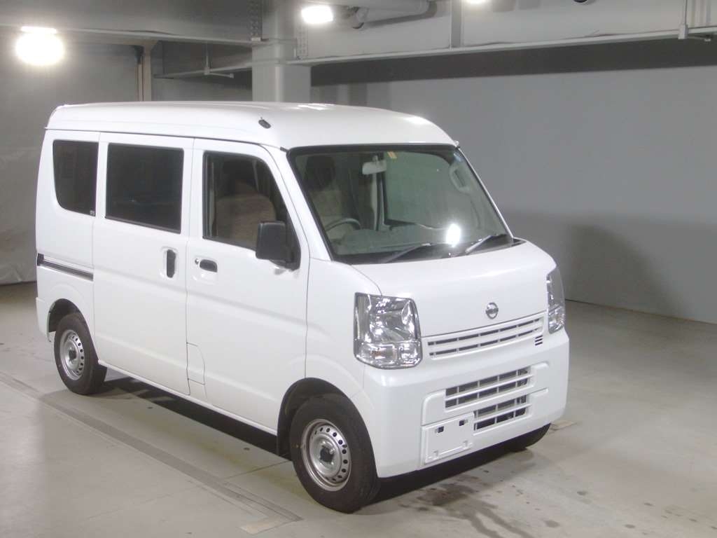 Import and buy NISSAN NV100 CLIPPER 2018 from Japan to Nairobi, Kenya