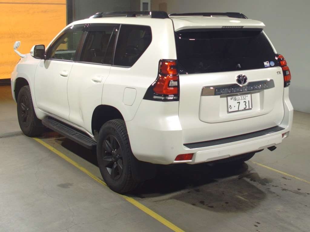 Import and buy TOYOTA LAND CRUISER PRADO 2018 from Japan to Nairobi, Kenya