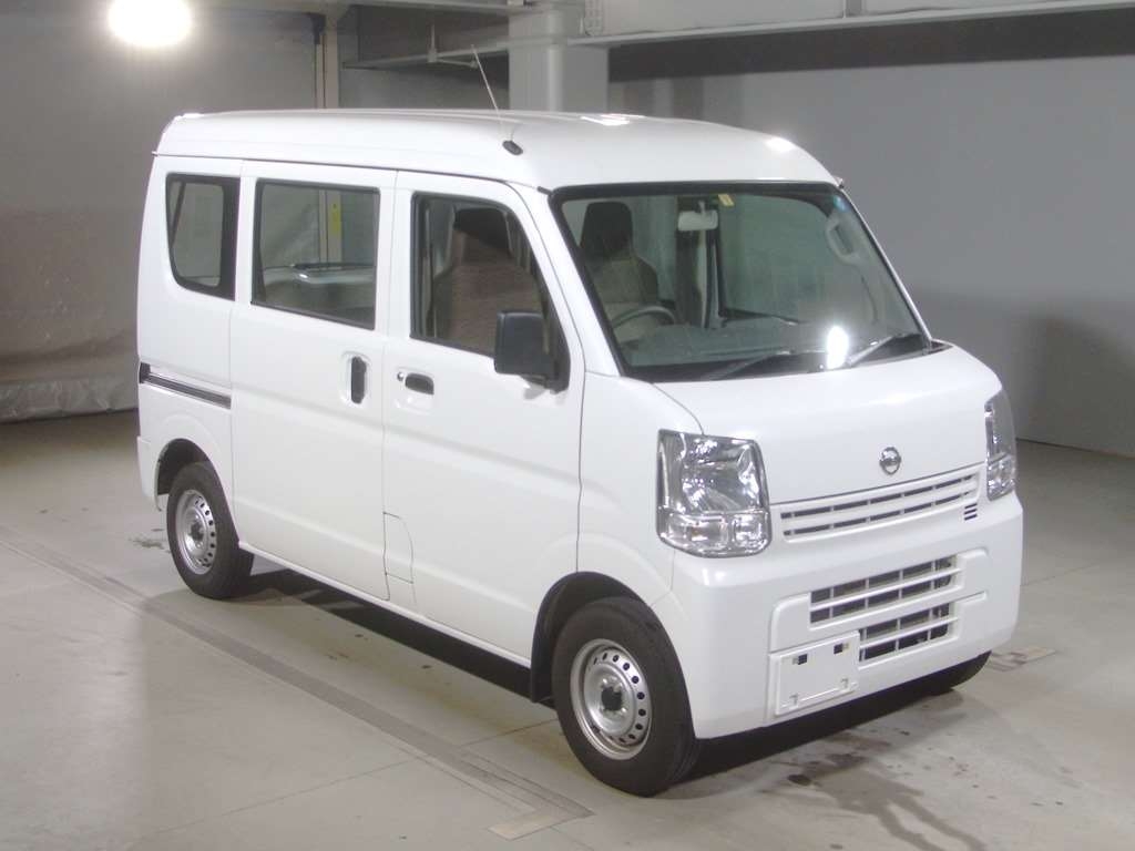 Import and buy NISSAN NV100 CLIPPER 2018 from Japan to Nairobi, Kenya