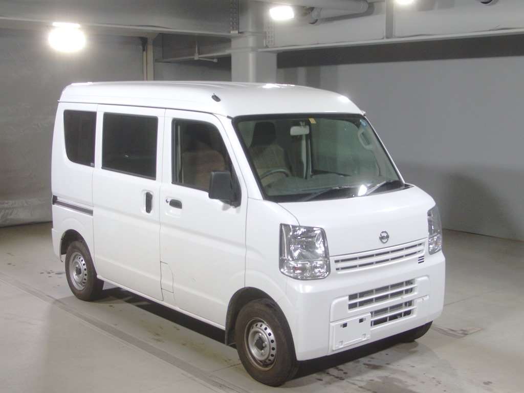 Import and buy NISSAN NV100 CLIPPER 2018 from Japan to Nairobi, Kenya