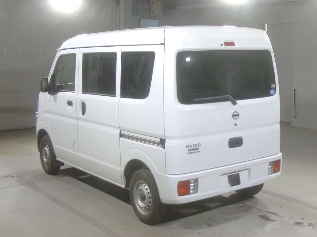 Import and buy NISSAN NV100 CLIPPER 2018 from Japan to Nairobi, Kenya