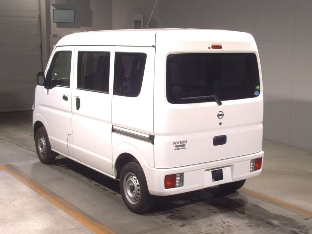 Import and buy NISSAN NV100 CLIPPER 2018 from Japan to Nairobi, Kenya