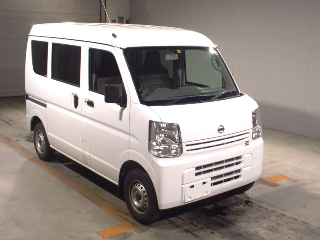 Import and buy NISSAN NV100 CLIPPER 2018 from Japan to Nairobi, Kenya