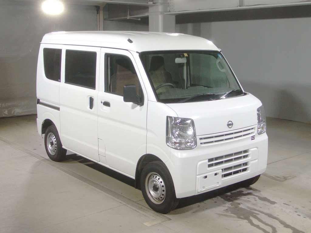 Import and buy NISSAN NV100 CLIPPER 2018 from Japan to Nairobi, Kenya