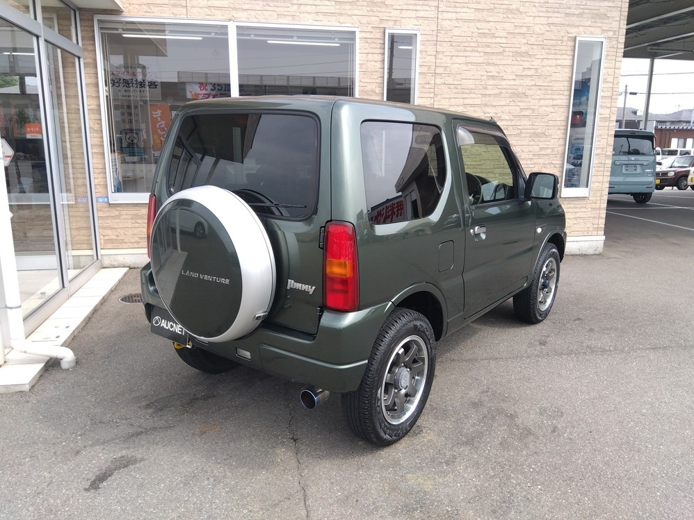 Import and buy SUZUKI JIMNY 2017 from Japan to Nairobi, Kenya