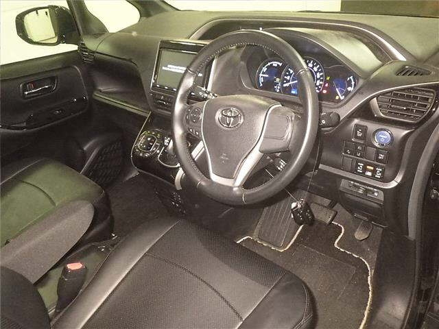 Import and buy TOYOTA VOXY 2018 from Japan to Nairobi, Kenya