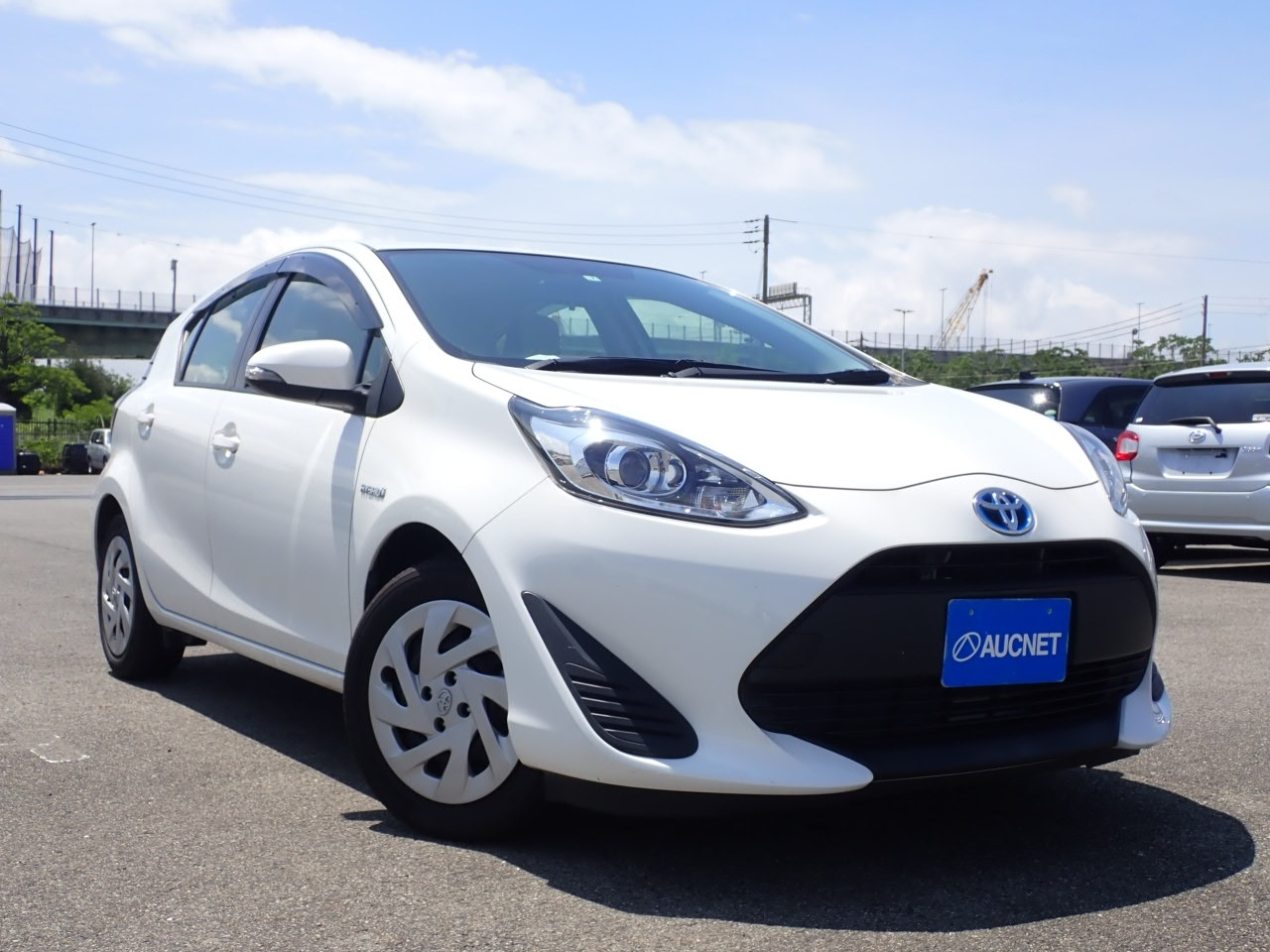 Import and buy TOYOTA AQUA 2019 from Japan to Nairobi, Kenya