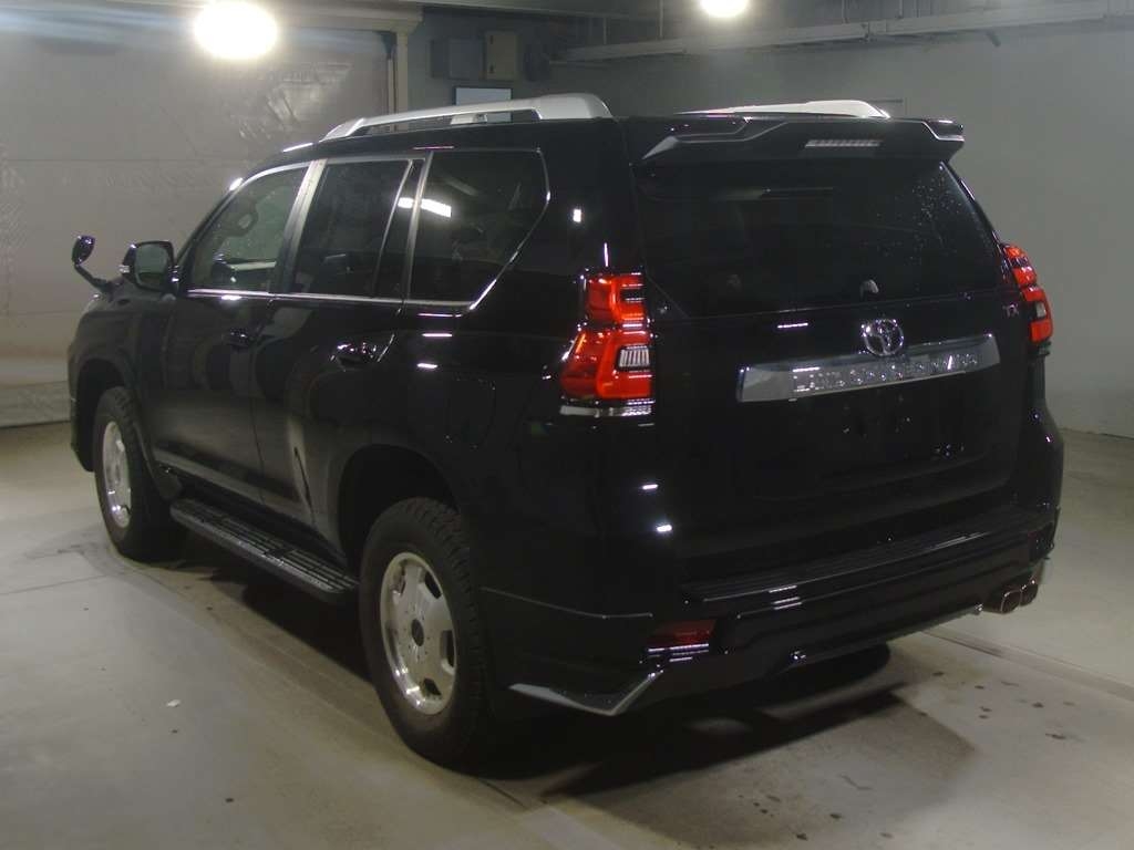 Import and buy TOYOTA LAND CRUISER PRADO 2019 from Japan to Nairobi, Kenya