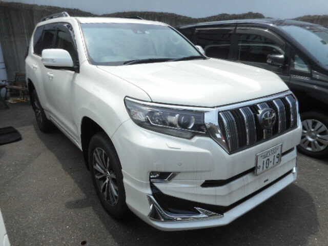 Import and buy TOYOTA LAND CRUISER PRADO 2017 from Japan to Nairobi, Kenya